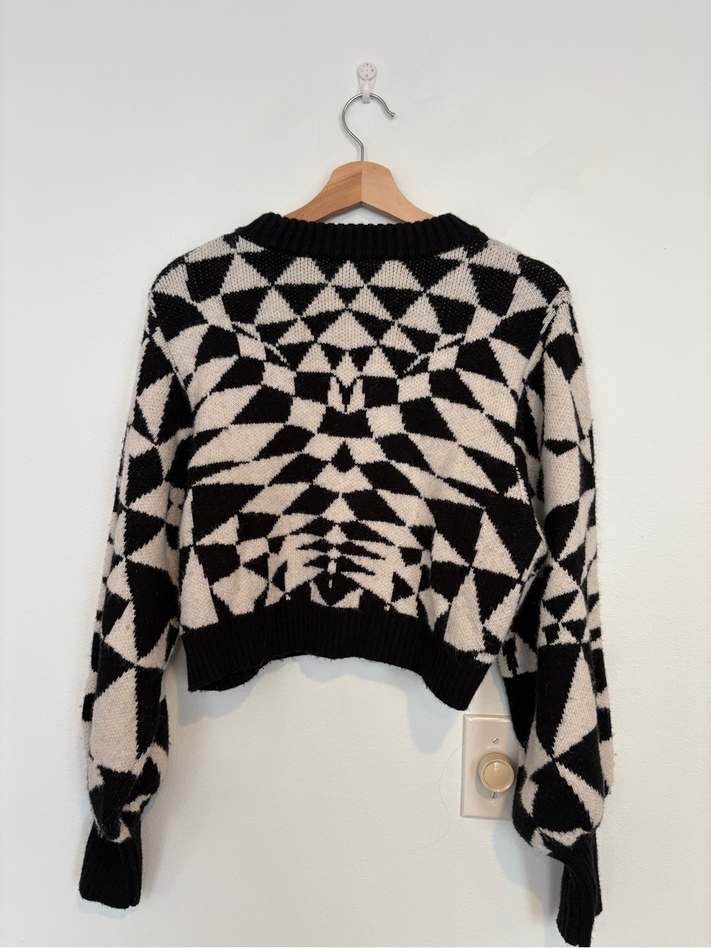 Farm Rio || Deco Knit Sweater Geometric Black White Small‎ - Picture 5 of 9